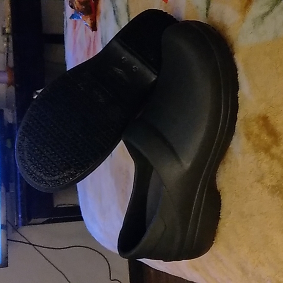 Crocs - Picture 2 of 3